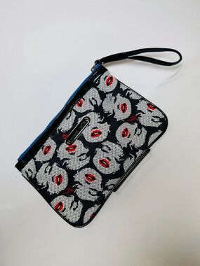 Betsey Johnson Pop Art Marilyn Monroe Red Lips Cosmetic bag wristlet, zip close